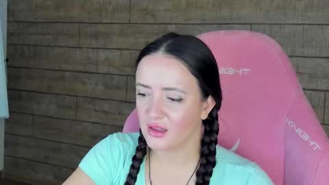 Snapshot of elinabellucci chatting on 01/15/26, 05:12 ElinaBellucci online show from 01/15/26, 05:12