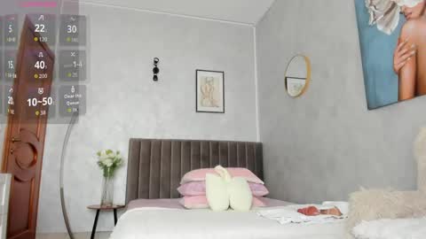 Elina online show from 04/15/26, 07:59