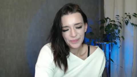 Snapshot of elinapretty chatting on 03/17/26, 11:41 Elina online show from 03/17/26, 11:41