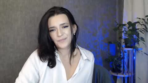 Snapshot of elinapretty chatting on 04/16/26, 11:18 Elina online show from 04/16/26, 11:18