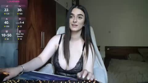 Snapshot of elinarossi chatting on 05/05/26, 04:48 Elina Rossi online show from 05/05/26, 04:48