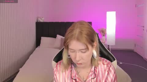 Snapshot of elira_vane chatting on 06/30/26, 02:56 Elira Vane online show from 06/30/26, 02:56