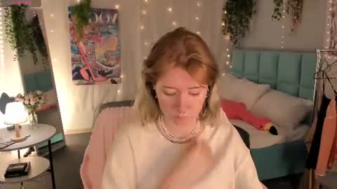 Snapshot of elira_vane chatting on 07/12/26, 02:46 Elira Vane online show from 07/12/26, 02:46