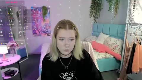Snapshot of elira_vane chatting on 07/24/26, 03:04 Elira Vane online show from 07/24/26, 03:04