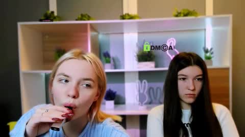 elis_sunny online show from 02/03/26, 06:11