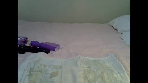 Snapshot of elisa044 chatting on 02/17/25, 03:15 lisathegoddess online show from 02/17/25, 03:15