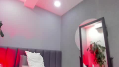 Elisa online show from 03/02/25, 04:17