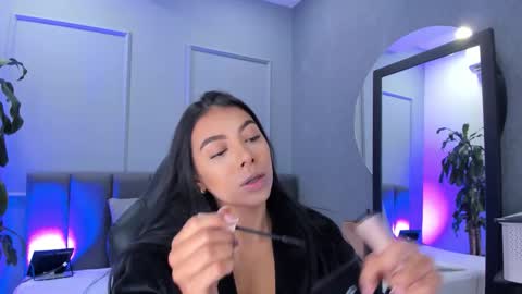 Elisa online show from 11/29/25, 09:40