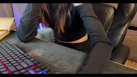 Elisa North online show from 01/29/25, 11:20