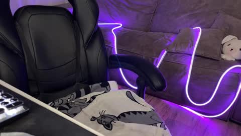 Elisa North online show from 02/08/25, 01:54