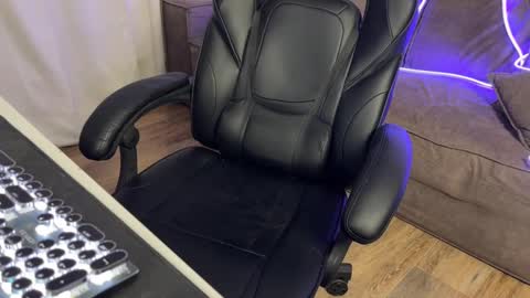 Elisa North online show from 02/11/25, 02:02