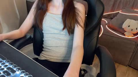 Elisa North online show from 02/18/25, 07:10