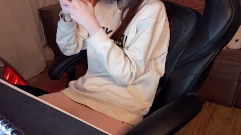 Elisa North online show from 03/02/25, 01:47