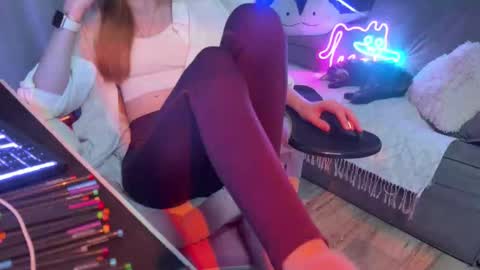 Elisa North online show from 09/26/25, 05:28