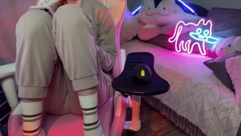 Elisa North online show from 09/28/25, 11:59