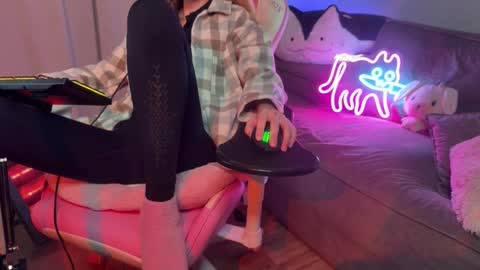 Elisa North online show from 09/30/25, 02:00