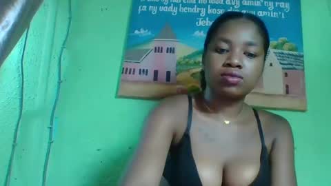 Snapshot of elisabeth2525 chatting on 01/10/25, 03:58 elisabeth2525 online show from 01/10/25, 03:58