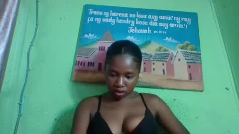 Snapshot of elisabeth2525 chatting on 01/16/25, 11:48 elisabeth2525 online show from 01/16/25, 11:48