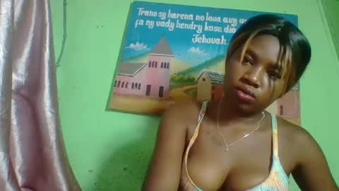 Snapshot of elisabeth2525 chatting on 01/19/25, 06:09 elisabeth2525 online show from 01/19/25, 06:09