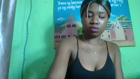 Snapshot of elisabeth2525 chatting on 01/28/25, 07:21 elisabeth2525 online show from 01/28/25, 07:21