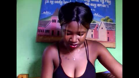 Snapshot of elisabeth2525 chatting on 01/31/25, 01:43 elisabeth2525 online show from 01/31/25, 01:43