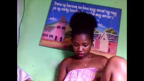 Snapshot of elisabeth2525 chatting on 02/06/25, 08:07 elisabeth2525 online show from 02/06/25, 08:07