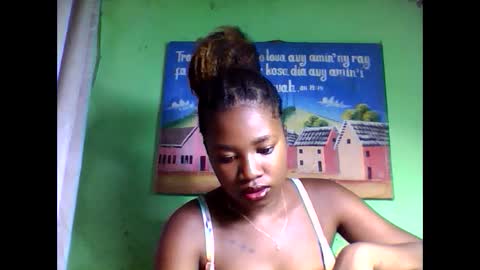 Snapshot of elisabeth2525 chatting on 02/09/25, 10:09 elisabeth2525 online show from 02/09/25, 10:09