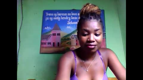Snapshot of elisabeth2525 chatting on 02/10/25, 11:45 elisabeth2525 online show from 02/10/25, 11:45