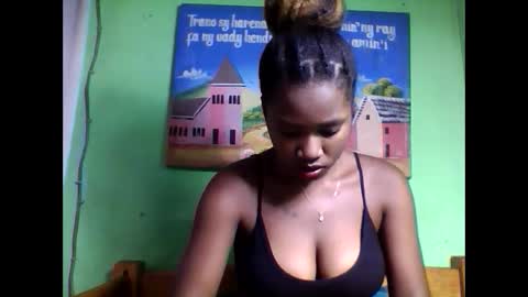 Snapshot of elisabeth2525 chatting on 02/11/25, 08:05 elisabeth2525 online show from 02/11/25, 08:05