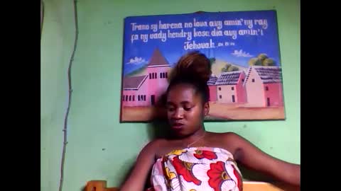 Snapshot of elisabeth2525 chatting on 02/14/25, 10:28 elisabeth2525 online show from 02/14/25, 10:28