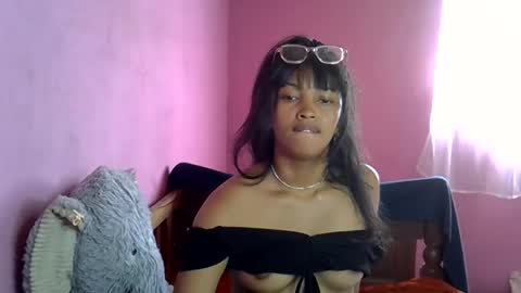 elisah01 online show from 06/05/26, 06:42
