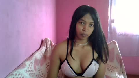 Snapshot of elisah01 chatting on 07/13/26, 05:32 elisah01 online show from 07/13/26, 05:32