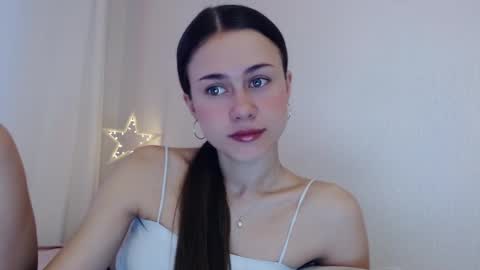 Elis online show from 12/19/25, 06:31