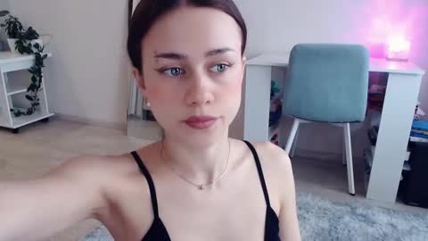 Elis online show from 02/24/26, 06:11