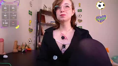 Snapshot of elise_nyx chatting on 06/18/26, 01:48 elise_nyx online show from 06/18/26, 01:48