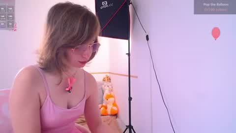 Snapshot of elise_nyx chatting on 07/29/26, 12:14 elise_nyx online show from 07/29/26, 12:14