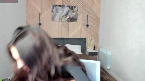 Elise online show from 02/27/26, 01:05