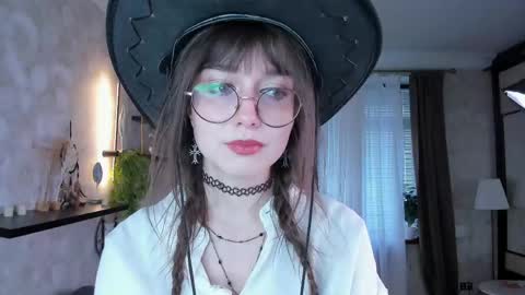 Elis online show from 04/18/26, 08:18