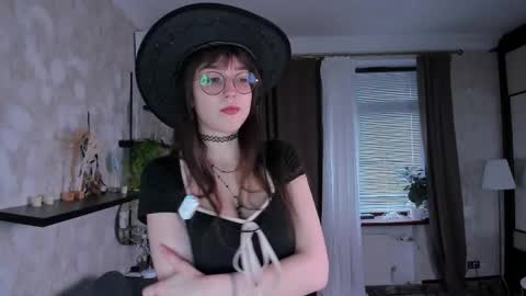 Elis online show from 04/20/26, 08:28