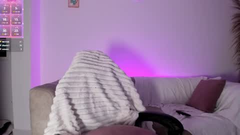 Snapshot of elissa_dominguez chatting on 07/23/26, 01:58 Elissa online show from 07/23/26, 01:58