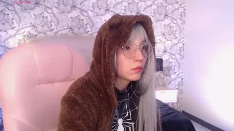 Eliza online show from 09/26/25, 08:02