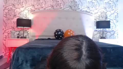 Eliza online show from 10/15/25, 07:36