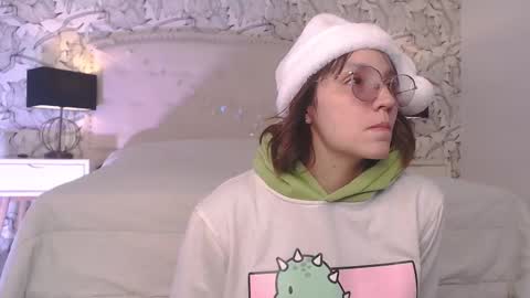 Eliza online show from 12/22/25, 07:11