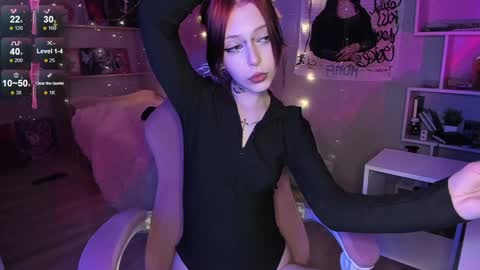 Snapshot of eliza_sadcat chatting on 01/22/25, 08:17 Elizabeth online show from 01/22/25, 08:17