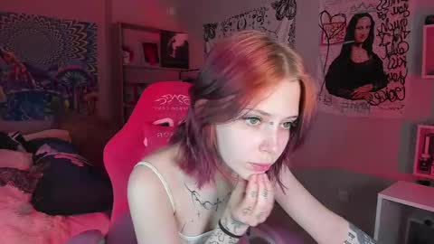 Snapshot of eliza_sadcat chatting on 02/10/25, 03:42 Elizabeth online show from 02/10/25, 03:42