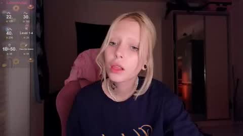 Snapshot of eliza_sadcat chatting on 10/12/25, 07:13 Elizabeth online show from 10/12/25, 07:13