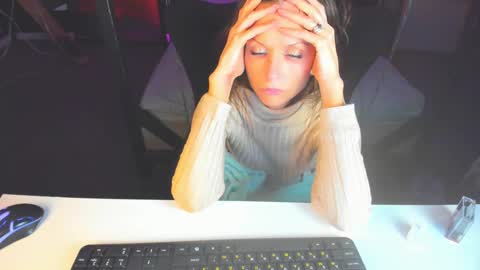 Elizabethangel online show from 03/06/25, 02:40