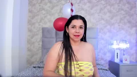 Elizabeth online show from 02/21/25, 01:22