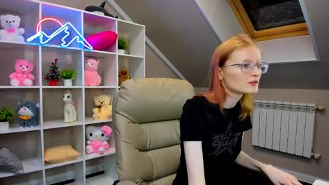 Snapshot of elizabeth_harpper chatting on 12/31/24, 01:04 Elizabeth online show from 12/31/24, 01:04