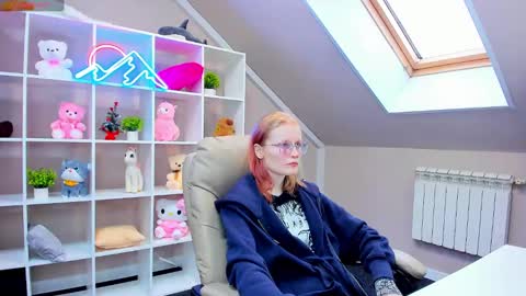 Snapshot of elizabeth_harpper chatting on 01/03/25, 07:38 Elizabeth online show from 01/03/25, 07:38